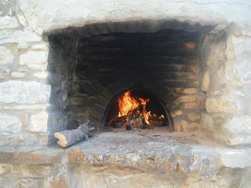 Wood-fired oven